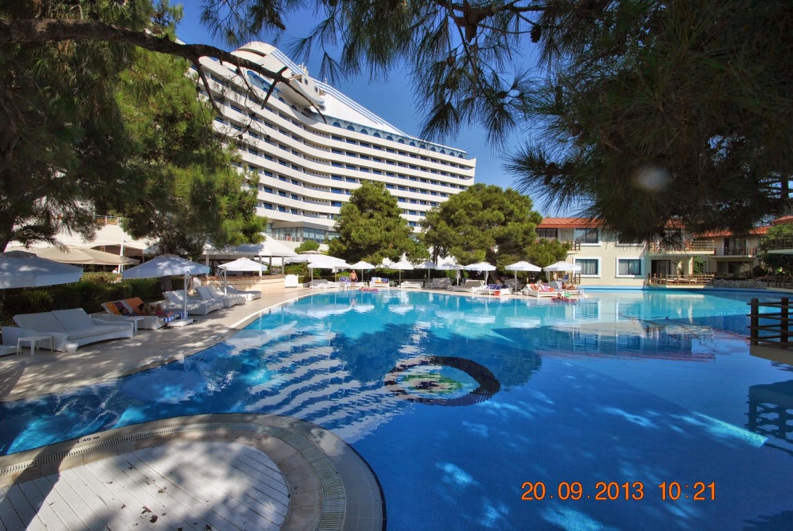 imagini hotel TITANIC LARA